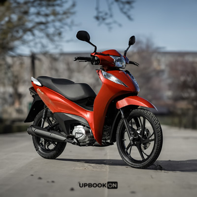 A Honda Biz 125 entrega funcionalidade, mesmo com design compacto, entre as melhores motos com custo beneficio. motos com custo beneficio